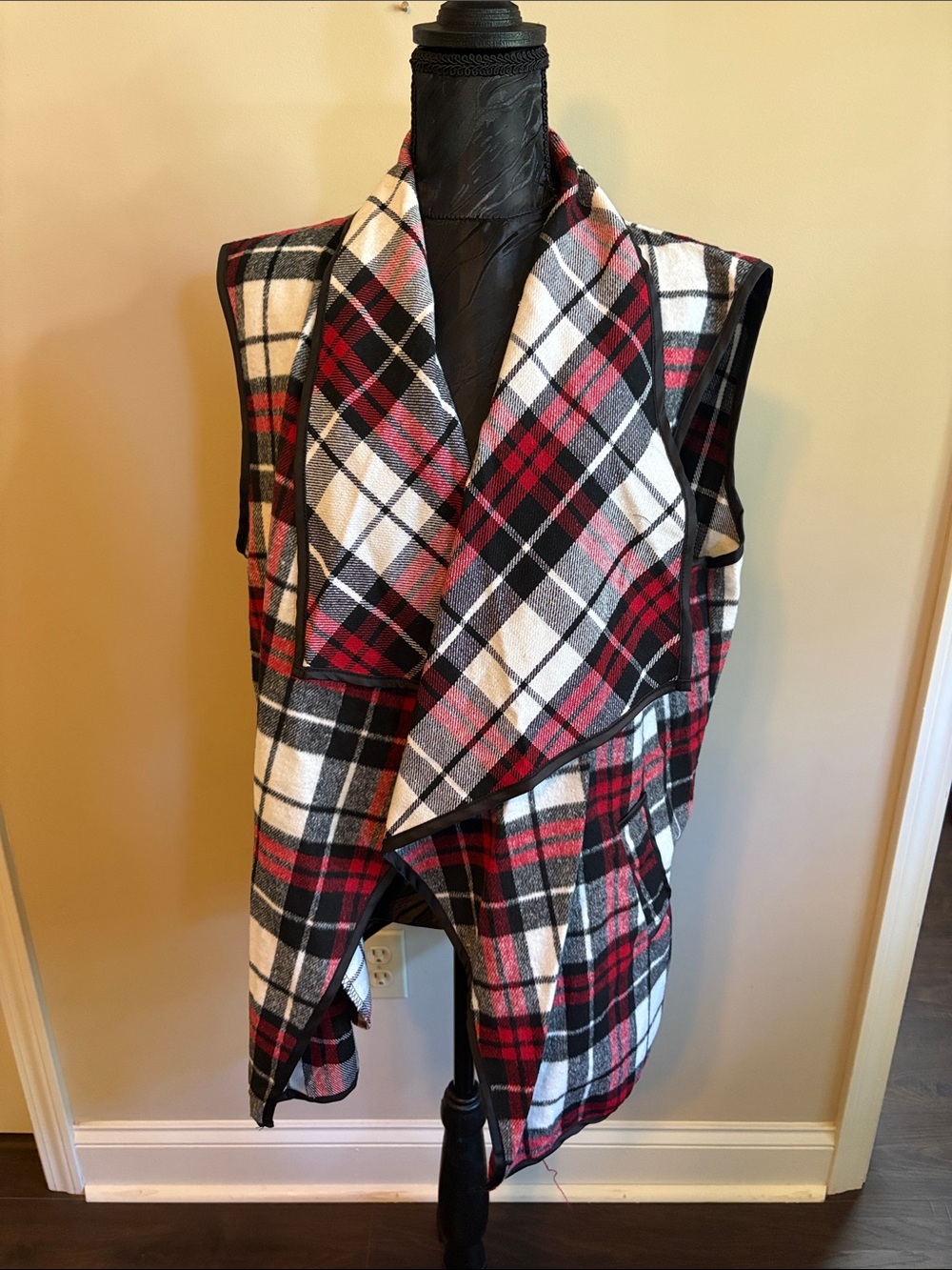 Plaid Draped Open-Front Vest - Red & Black